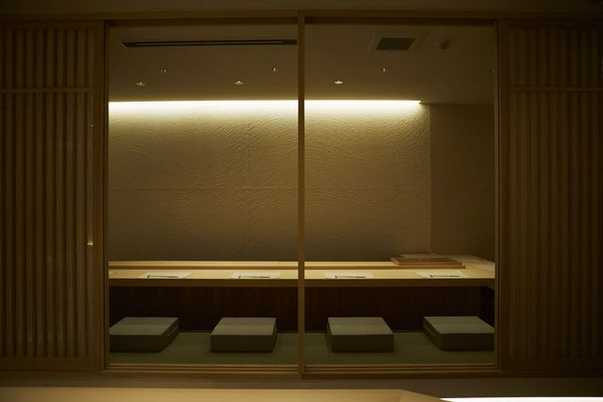 プライベートなシーンに重宝される、カウンター個室