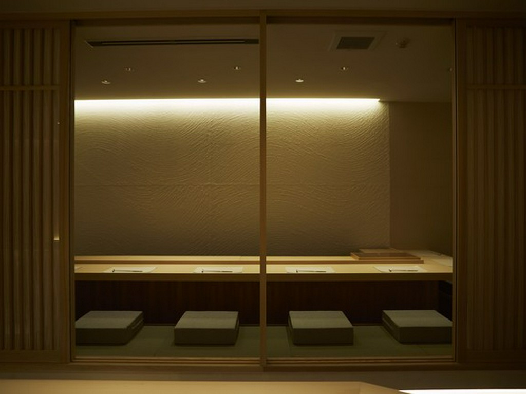 プライベートなシーンに重宝される、カウンター個室