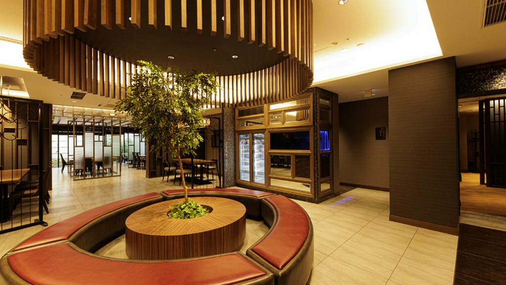 フォーマル、インフォーマル問わず、さまざまなシーンで利用可能