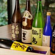 西宮郷の地酒をはじめ、地元で少量生産されるクラフトビールや、北陸支援につながる能登ワインなど、地元の恵みと想いが詰まった一杯が楽しめます。また、酸化防止剤を使用しない能勢の烏龍茶も用意しています。
