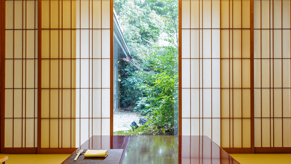 庭園を望む。大切な人の記念日や祝いの席に相応しい上質な個室