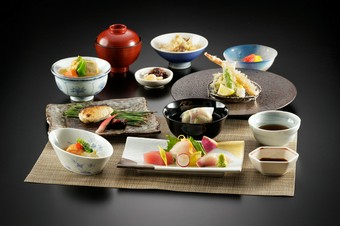 旬の恵みを贅沢に味わう会席プラン