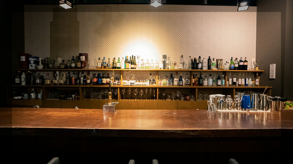 お酒と寿司と会話に心安らぐ、幸せな時間