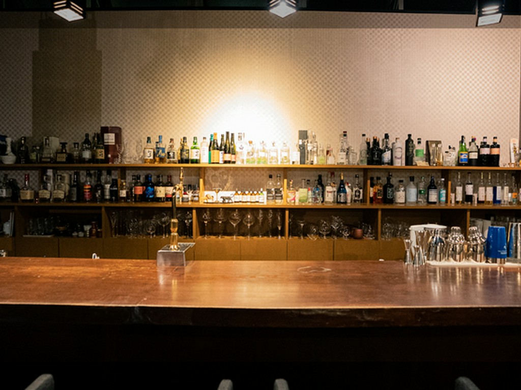 お酒と寿司と会話に心安らぐ、幸せな時間