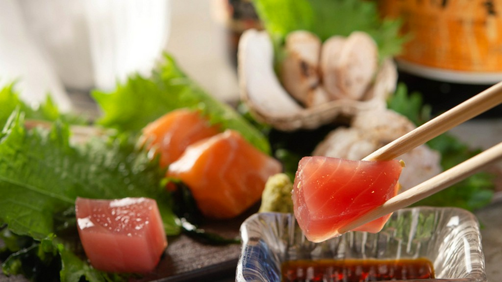 鮮やかな味わいを楽しめる『刺身三種盛り合わせ』