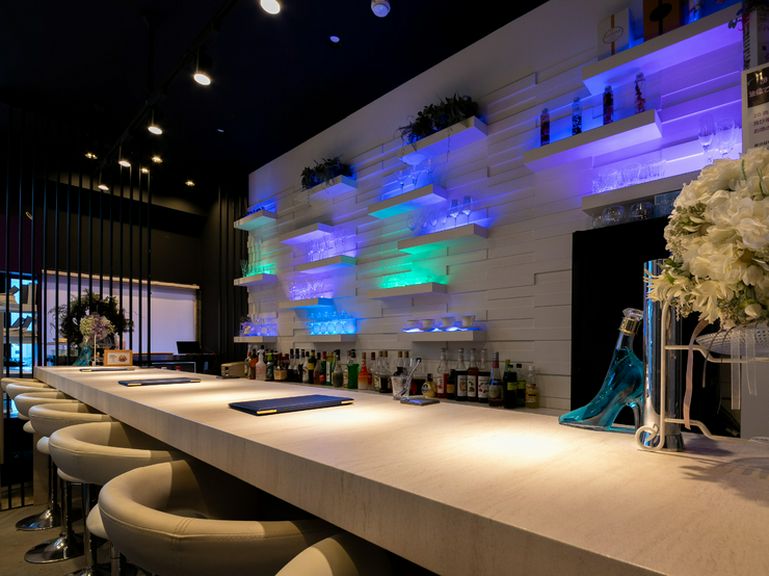 夜の静けさと甘い香りに包まれる癒やしの空間