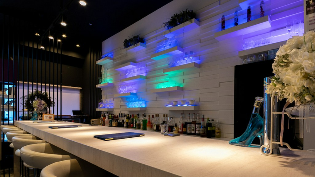 夜の静けさと甘い香りに包まれる癒やしの空間