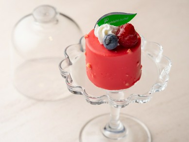 甘酸っぱく華やぐ香り『フランボワーズとホワイトチョコのムース』