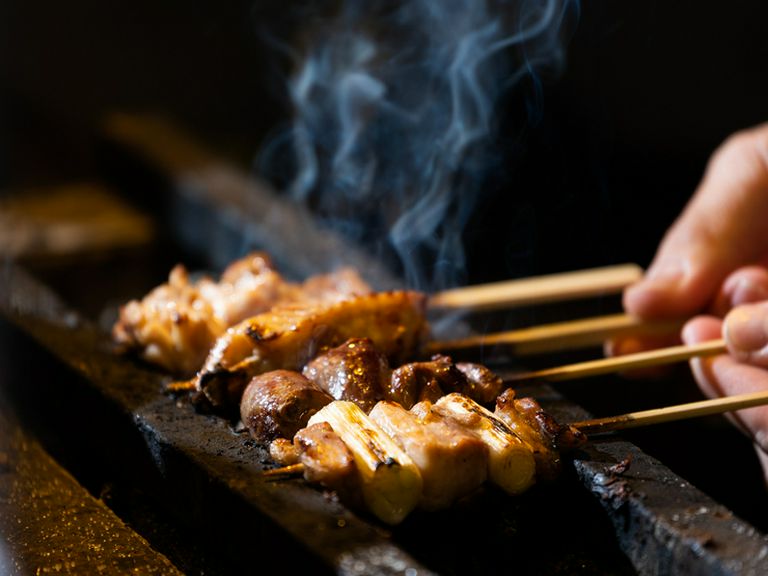 五穀の力で旨さ溢れる、青森県の銘柄鶏「五穀味鶏」を使用