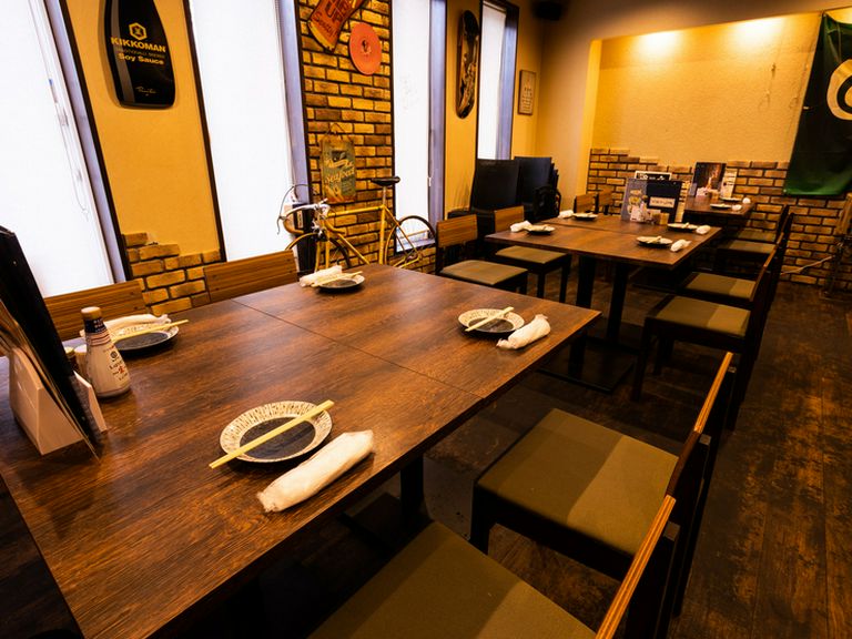 本格的な炭火焼鳥をコースで満喫。オシャレ空間でカジュアル宴会