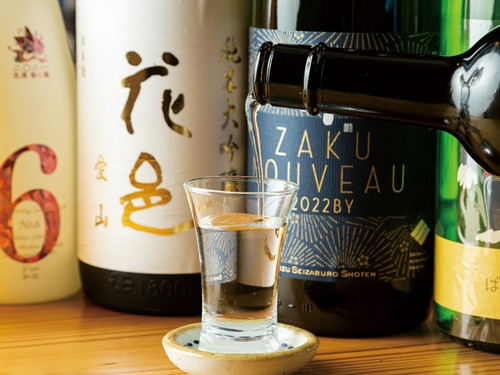 日本全国から厳選した地酒を約30種ご用意しております。