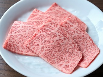 焼く楽しさと食べる喜び。焼肉の真髄を味わう究極のひととき