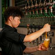 料理人として“おいしい料理”をつくることは当然。ただそれだけでなく「このお店に来てよかった」と思ってもらえるよう、ホールスタッフと連携しながら一体感のあるサービスを心がけています。