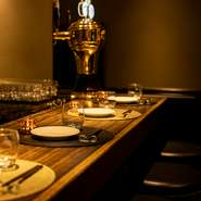 臨場感が味わえるカウンター席