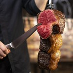 ラム肉も加わり、さらに充実したシュラスコ食べ放題！肉の種類が増え、バリエーション豊富に楽しめます。