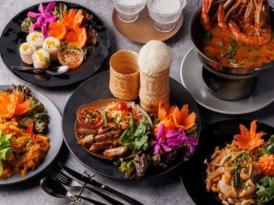 美食集まるタイ東北地方イーサン。そんなイーサンの郷土料理ばかり集めたコースをご用意！