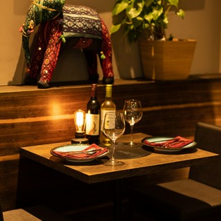 オシャレで落ち着いた雰囲気の中、まずは二人で乾杯から