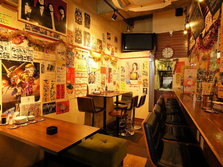 親しみやすい雰囲気が魅力の空間で、リラックスした一時を