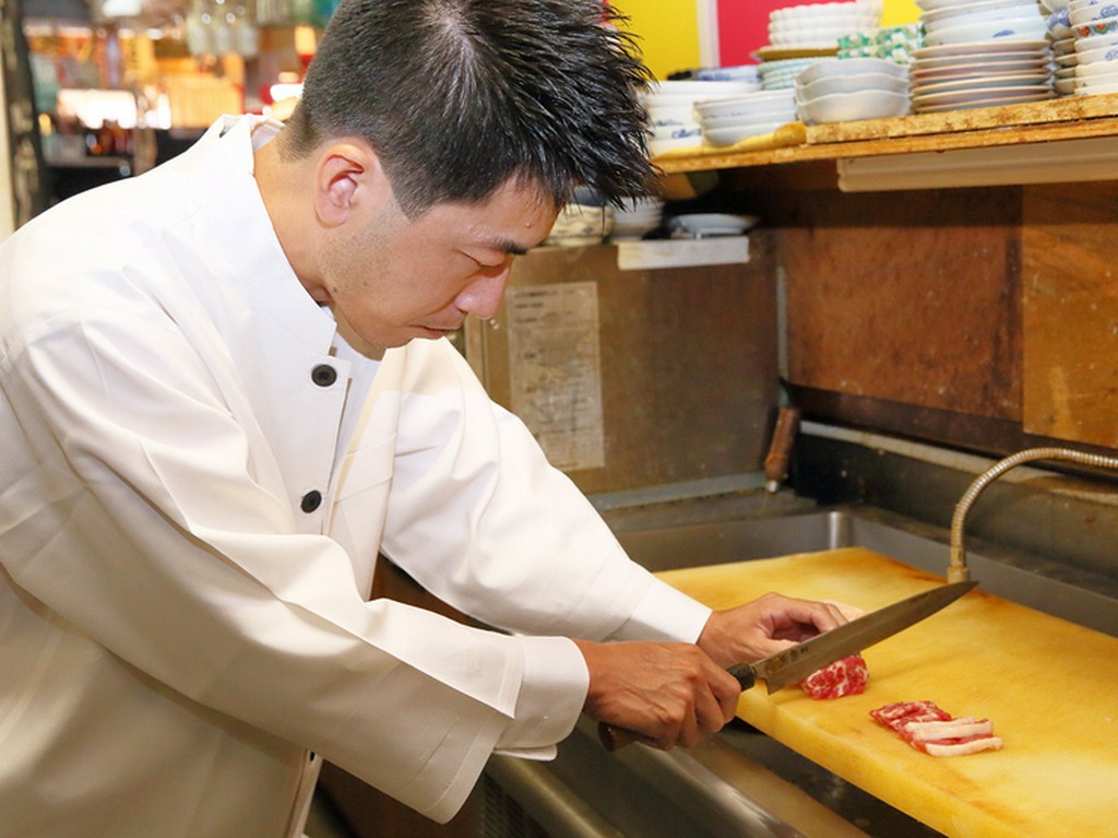 熊本県の郷土料理の良さを、一品一品、丁寧に説明