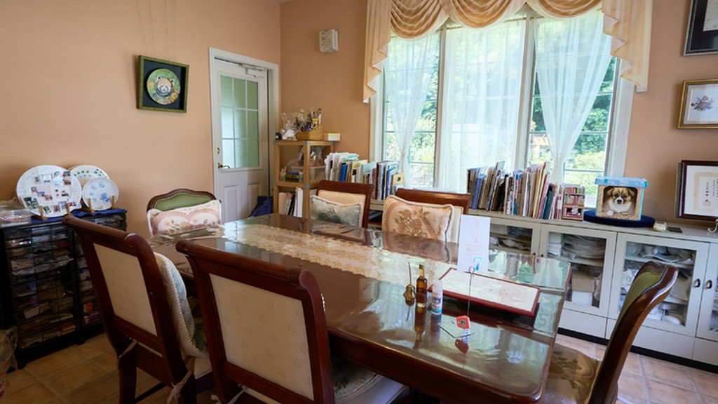 最大6名まで入室可能な完全個室。1室のみのため予約は必須