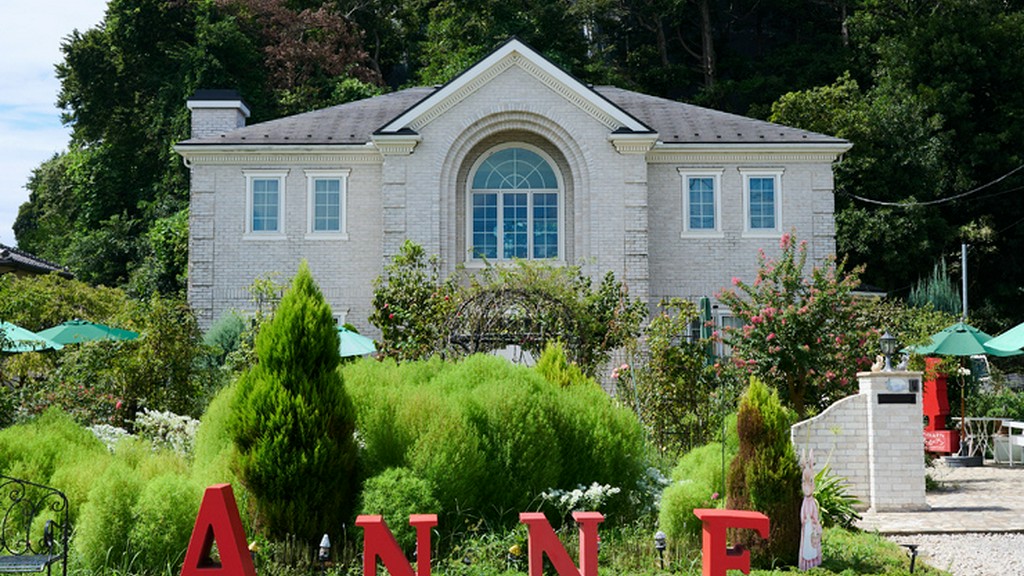 作品を知る人も、初めての人も、楽しめるメニューが揃う