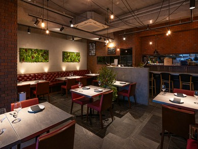 ゲストを非日常時間に誘う、洗練された空間