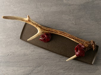 ジビエの代表格。お酒と共にじっくり味わいたい『蝦夷鹿の生ハム』