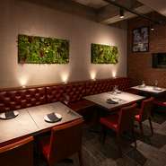 「料理はおいしいが大前提、その先を創造することを心がけています」と話す星さん。盛付けの仕方、食材の組み合わせ、心地よい接客、BGMなど、すべてに気を配り、まずは自分が料理を楽しむようにしているそうです。