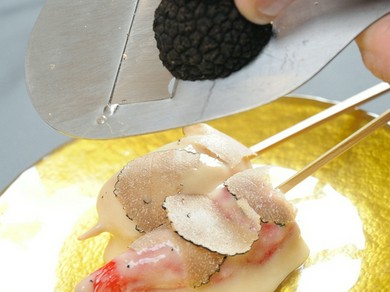 日本の旬食材と世界の逸品素材を揃え、五感に響く美味を創造