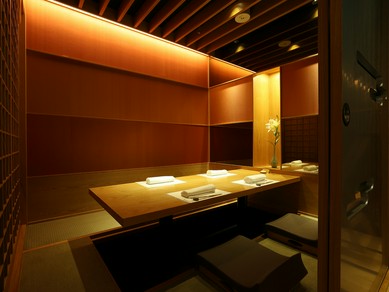 和の風情を感じさせる、全席完全個室のプライベート空間