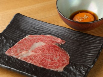 ゲストの目の前で炙って好みの焼き加減に仕上げてくれる『焼きしゃぶ』　