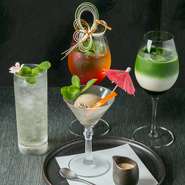 最高品質のお茶を贅沢に活かしたカクテルでは、日本茶の新たな魅力を体感できます。抹茶・煎茶・和烏龍茶・和紅茶・ほうじ茶・オリジナルと、個性豊かなカクテルを賞味あれ。