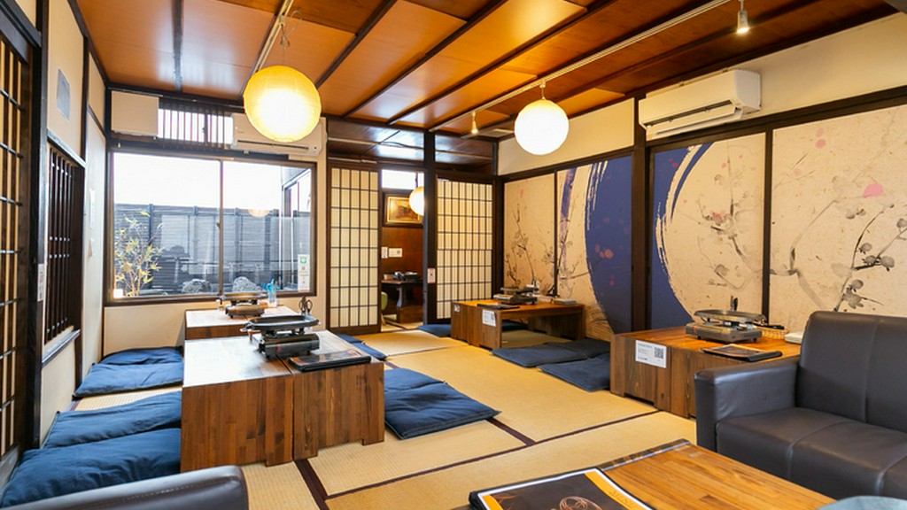 和の風情が残る、2階の座敷席でリラックス