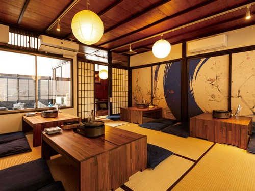2階は京町屋を改装したオシャレな和モダン空間