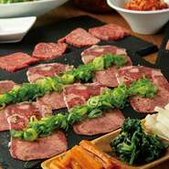 肉の匠が見極めるこだわりの厳選牛をリーズナブルに