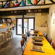 店内は、温かなおもてなしが感じられる心地良い雰囲気。リラックスして過ごせるよう、細やかな目配りや気配りが随所に行き届いており、訪れるたびに心安らぐひとときが流れます。