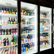 常備100種類以上のクラフトビール。飲み放題プランも有