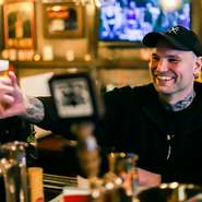 オシャレなビアパブで、充実した”お一人様”時間を満喫