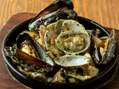 貝とキノコのエスカルゴバター