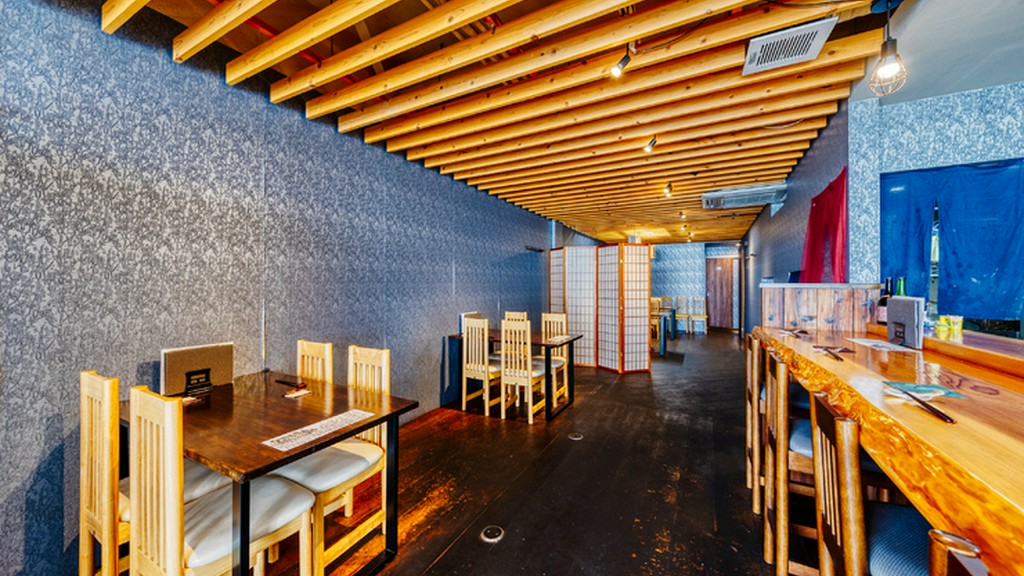 和食をカジュアルに。リラックスして食を楽しめる店内