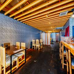 和食をカジュアルに。リラックスして食を楽しめる店内