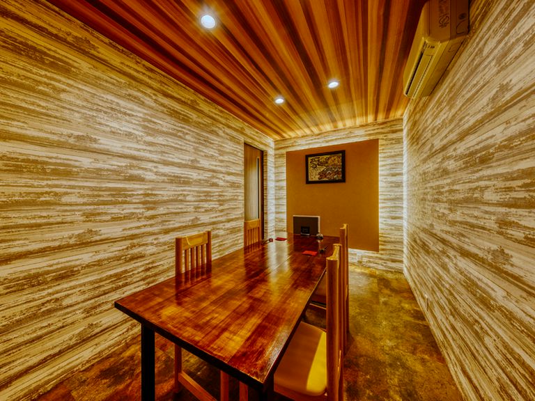 創意工夫の逸品と個室完備で、接待・会食にも活躍