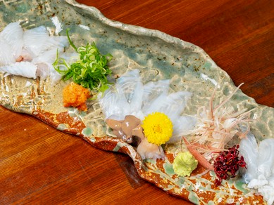 いけす直送。旬の鮮魚を使った『造り』