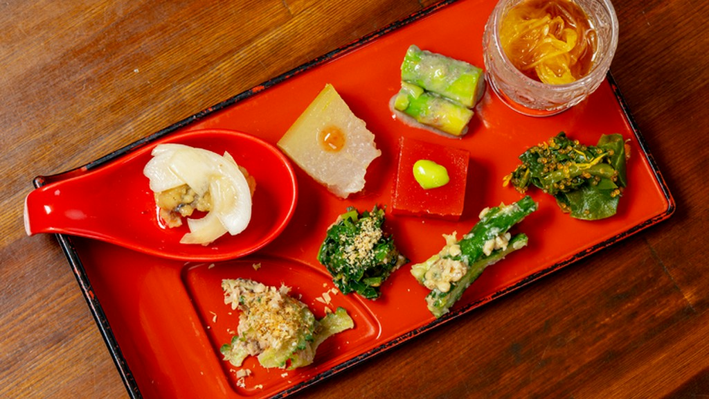 八寸　季節の前菜盛り