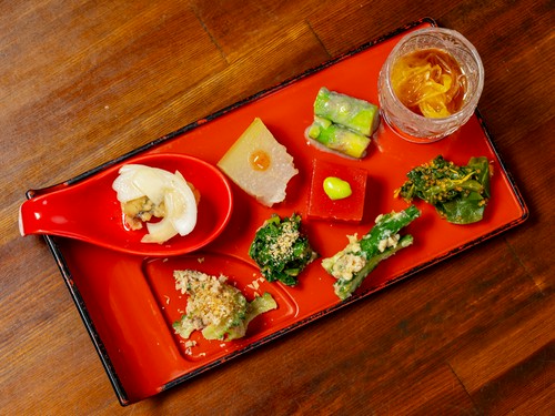 八寸　季節の前菜盛り