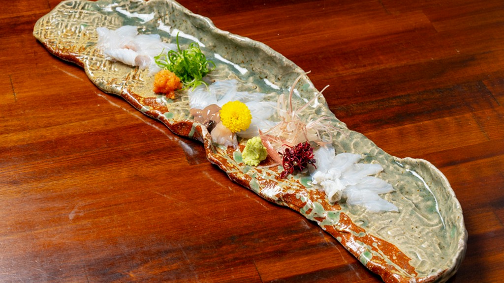 泳ぎカワハギの薄造り