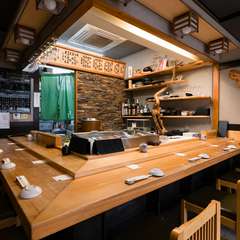 夜の会食にも、気心知れた仲間同士の食事会にも