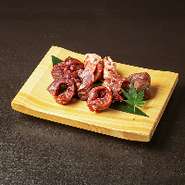 １，天然の鹿　２，ラム赤身　３，マッスルカンガルー　４，ハラミ　５，メガネ※お肉1.5倍￥1．958
ライス食べ放題・白菜キムチ食べ放題・ネギサラダ食べ放題・わかめスープ付き(＋２００円で猟師のまたぎ汁)