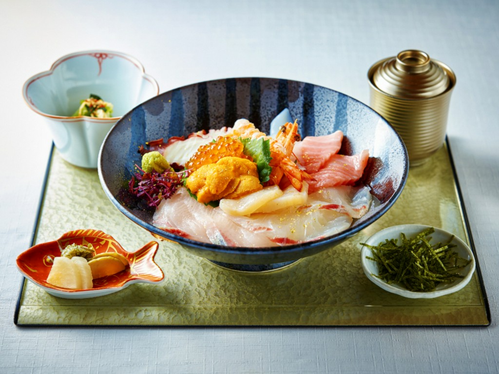 1日4食限定！プレミアム海鮮丼