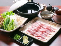 鴨の旨みが凝縮されただしが絶品『鴨鍋』